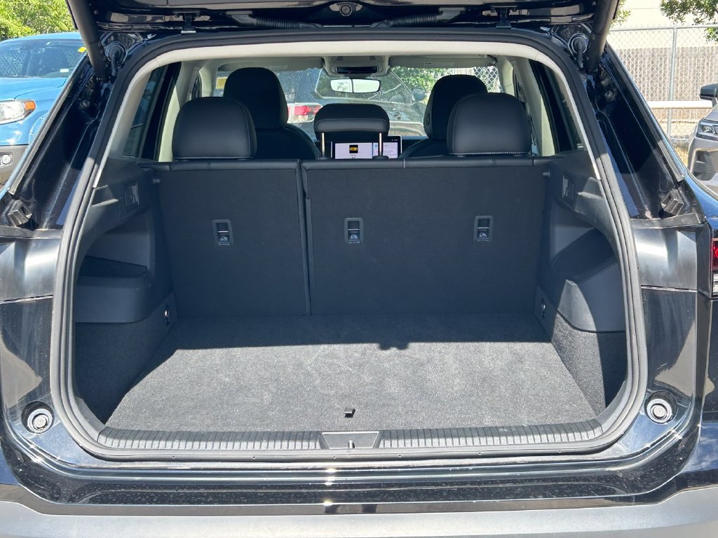 Used 2026 Volkswagen Tiguan SE FWD image 13