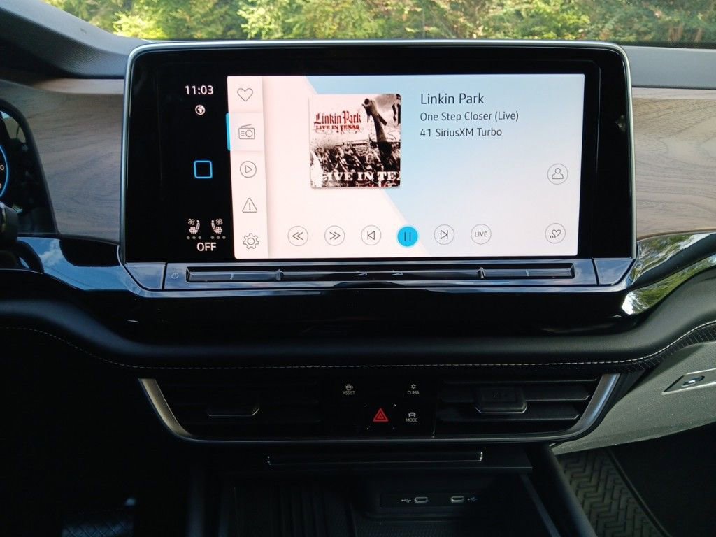 Used 2025 Volkswagen Atlas SE image 19