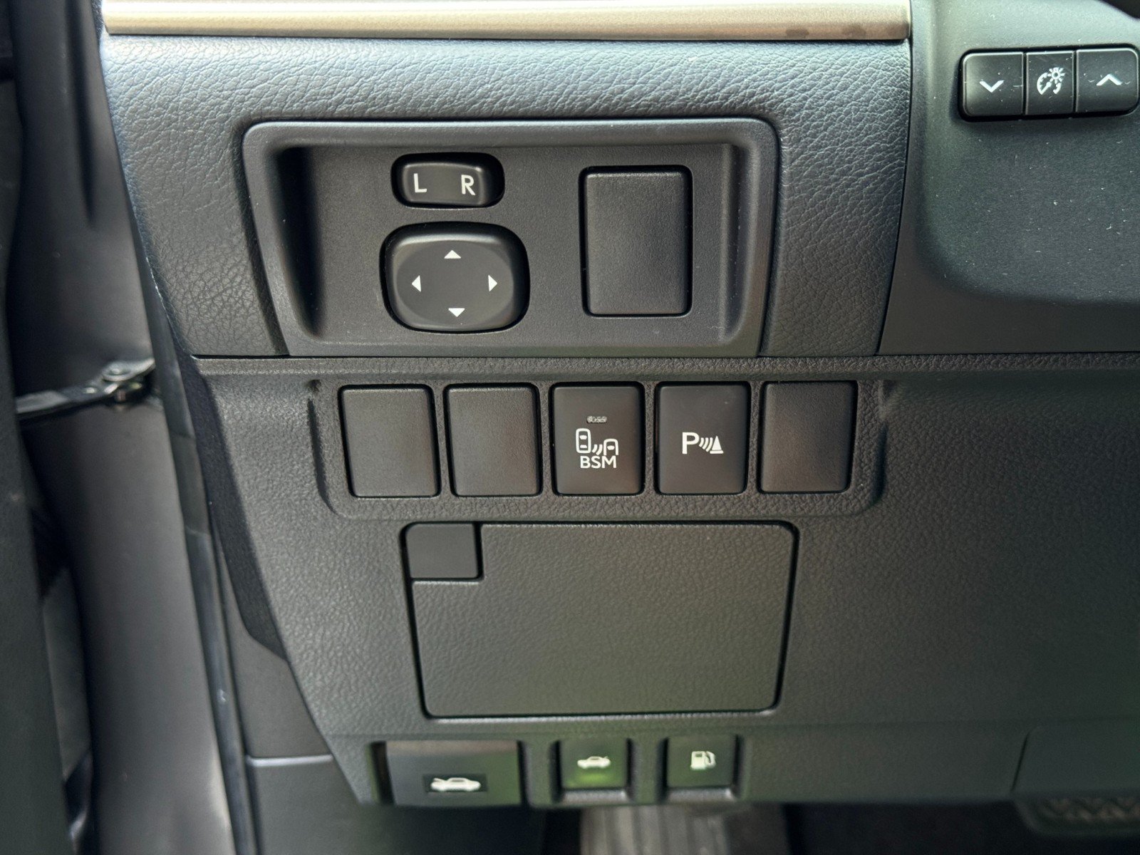Used 2013 Lexus ES 350 w/ Luxury Pkg FWD image 18