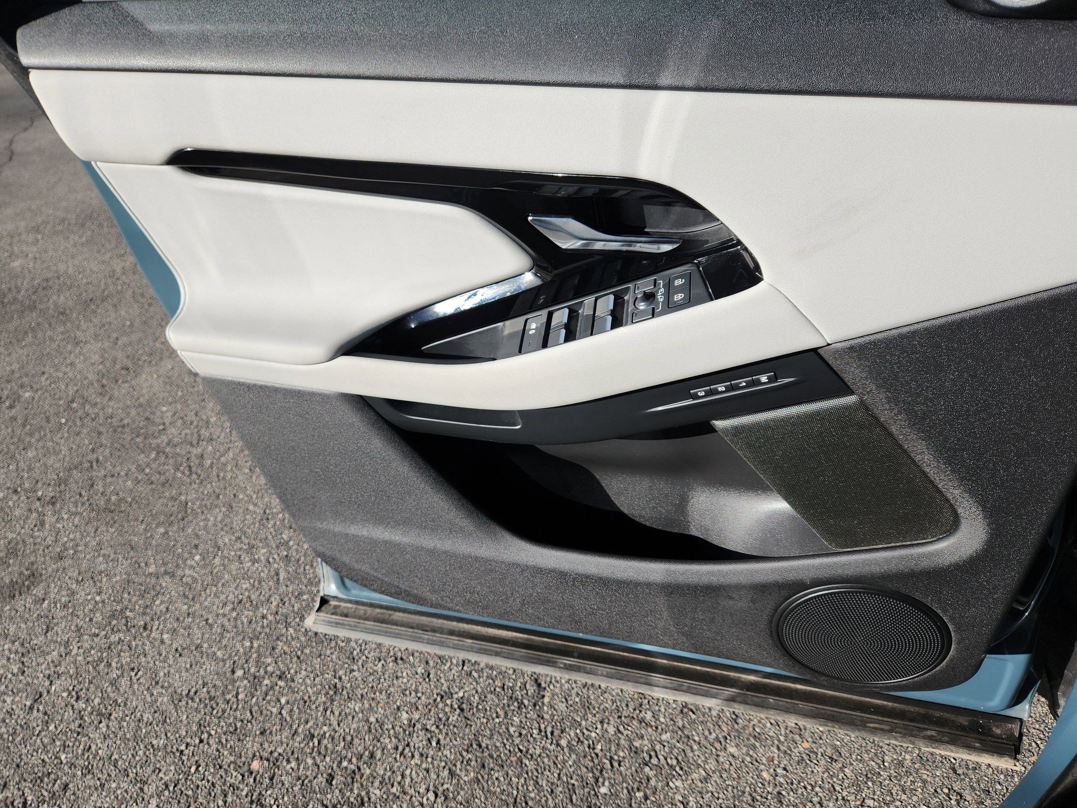 Certified 2026 Land Rover Range Rover Evoque Dynamic SE image 10