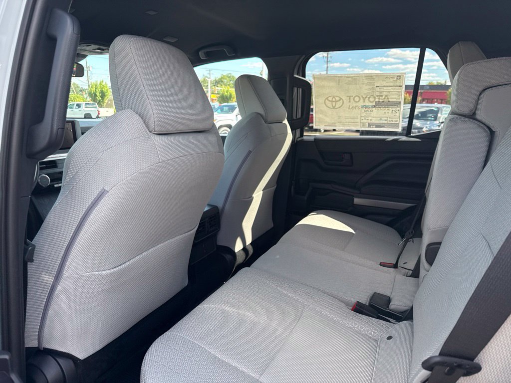New 2026 Toyota 4Runner SR5 AWD/4WD image 15