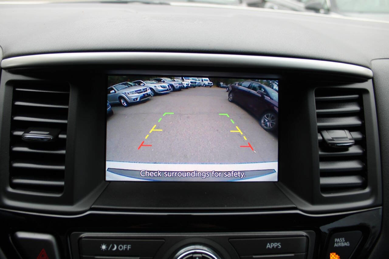 Used 2018 Nissan Pathfinder SV image 38