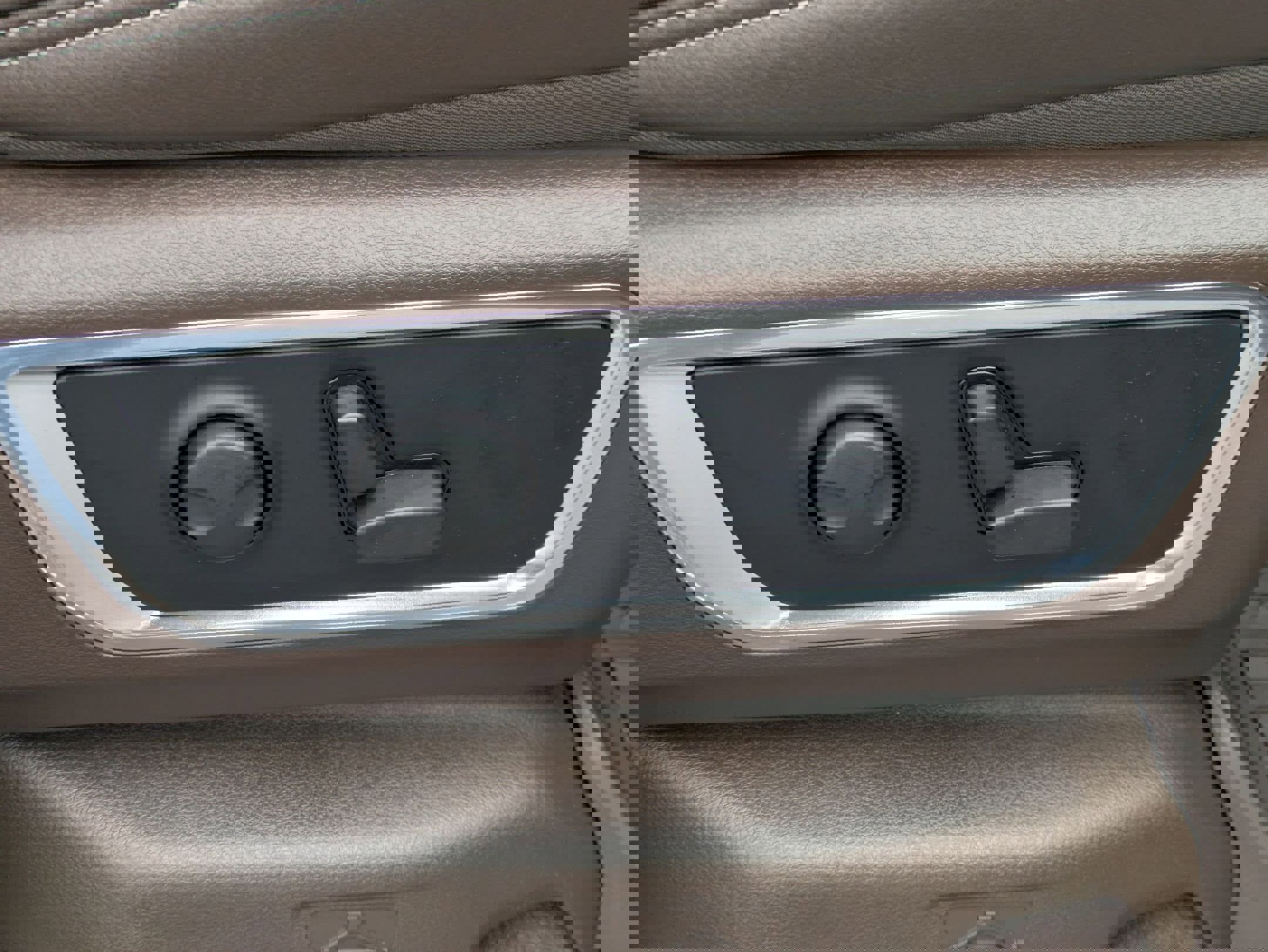 Certified 2026 RAM 1500 Laramie w/ Bed Utility Group image 38