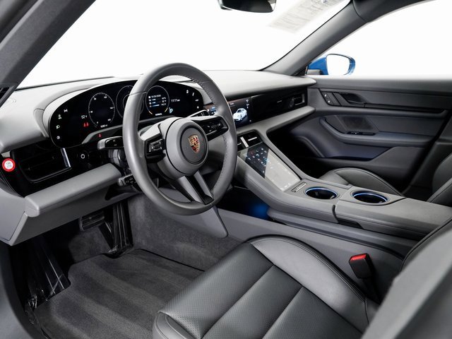 Used 2023 Porsche Taycan image 4