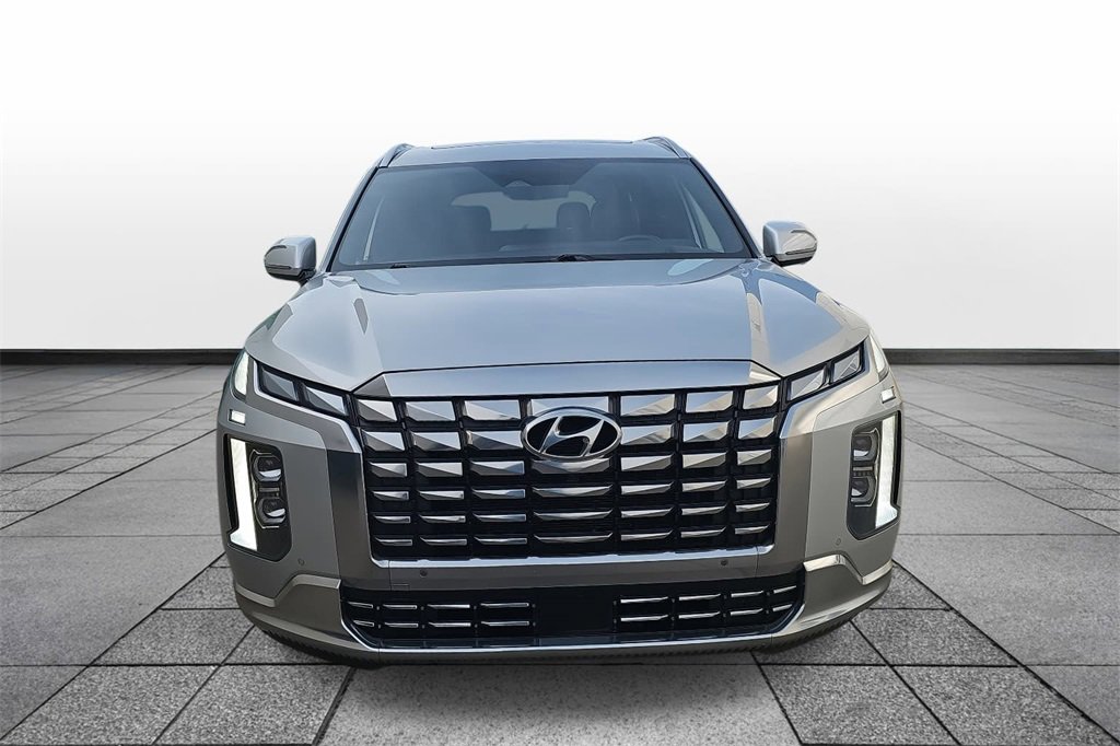 Used 2024 Hyundai Palisade Calligraphy image 2
