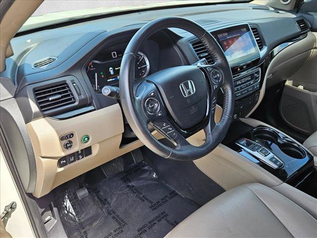 Used 2017 Honda Pilot Touring image 10