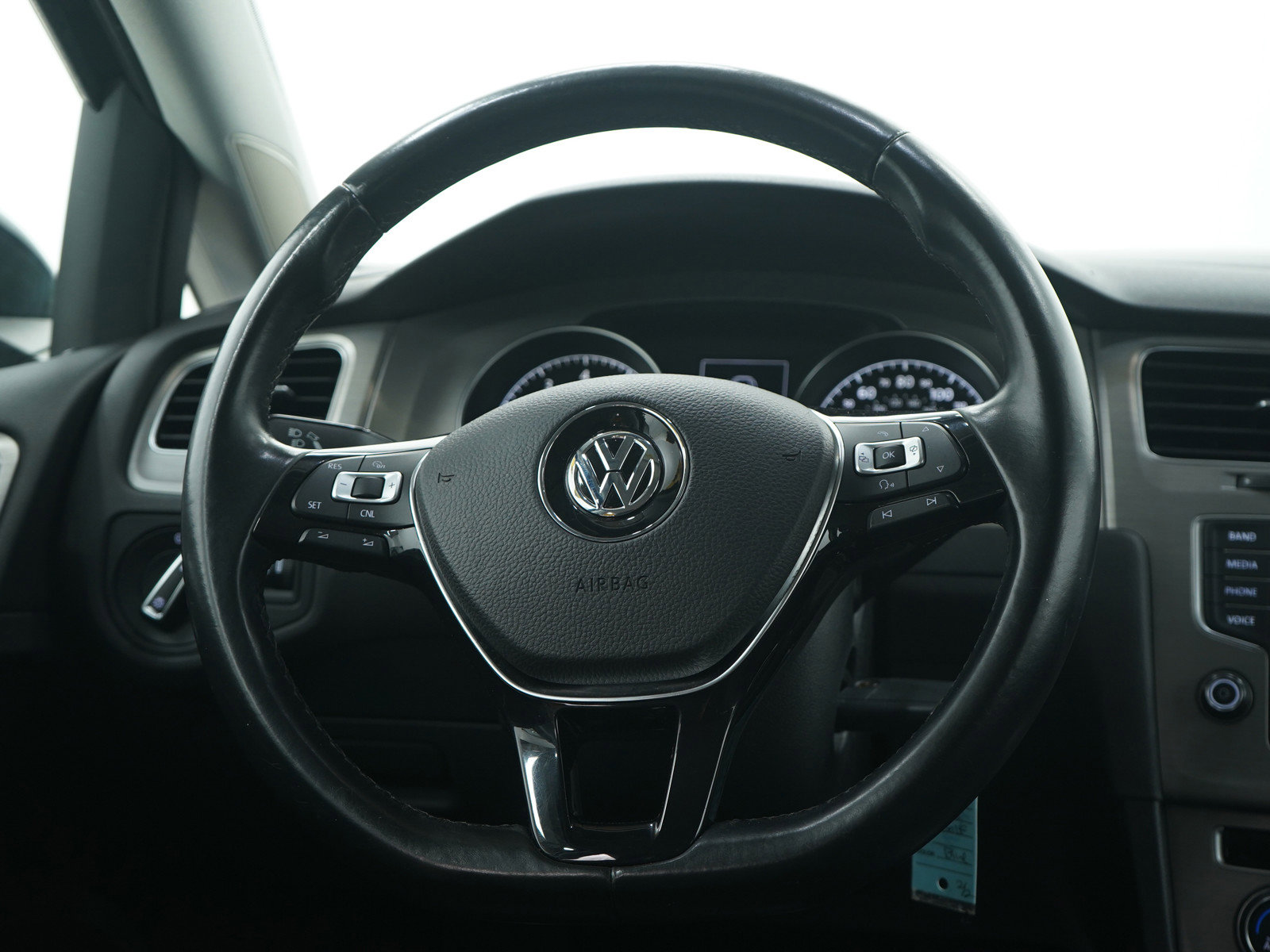 Used 2015 Volkswagen Golf SE image 15