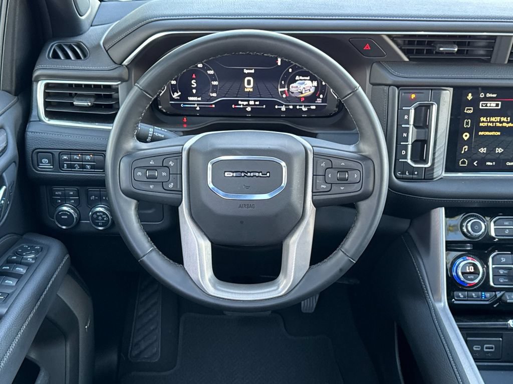 Used 2024 GMC Yukon XL Denali AWD/4WD image 15