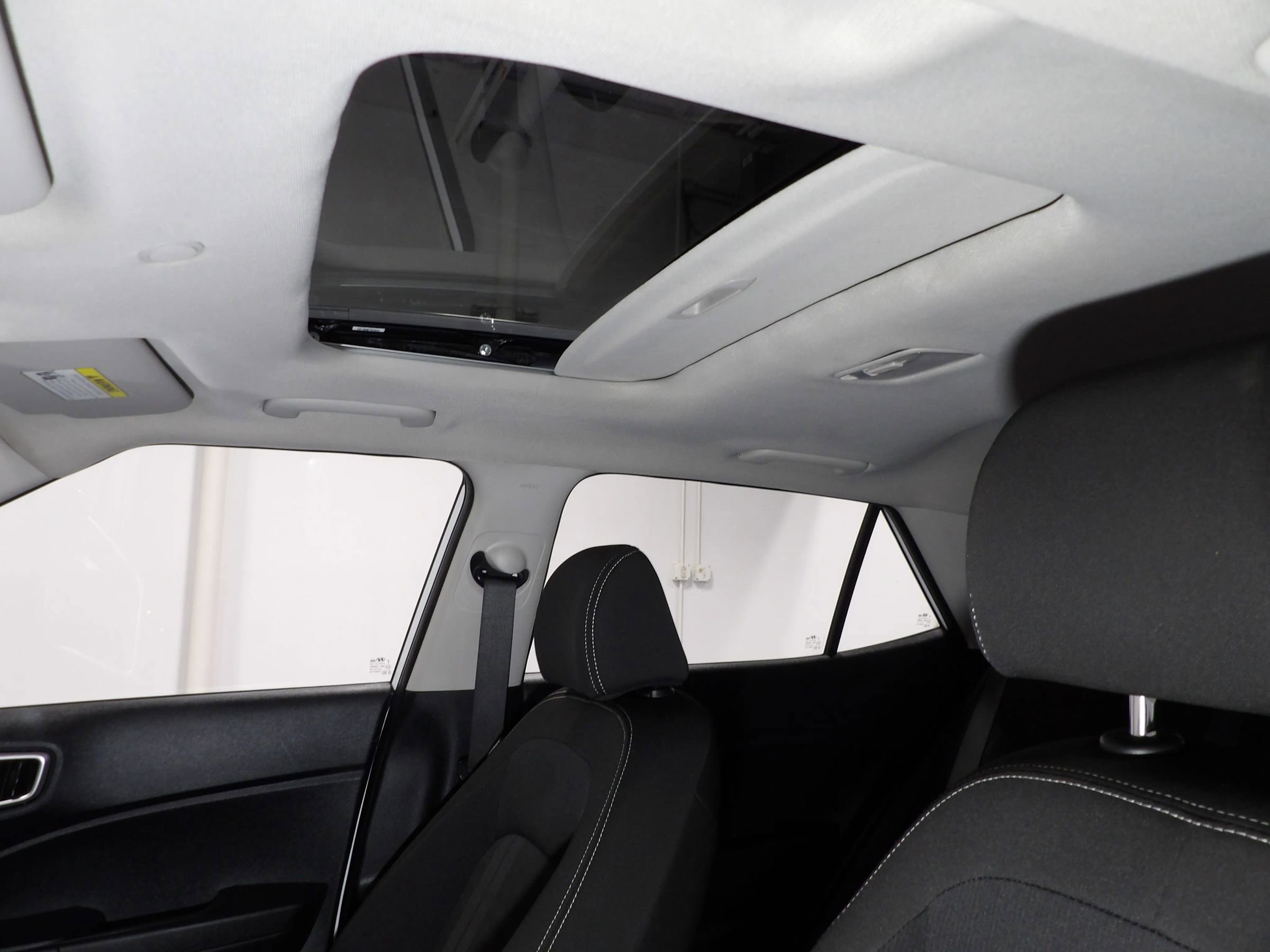 Used 2023 Hyundai Venue SEL w/ Cargo Package FWD image 11