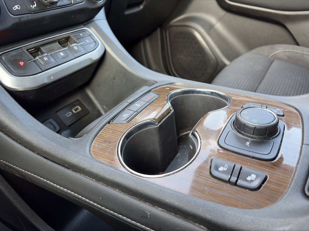 Used 2023 GMC Acadia SLE w/ Driver Convenience Package image 23