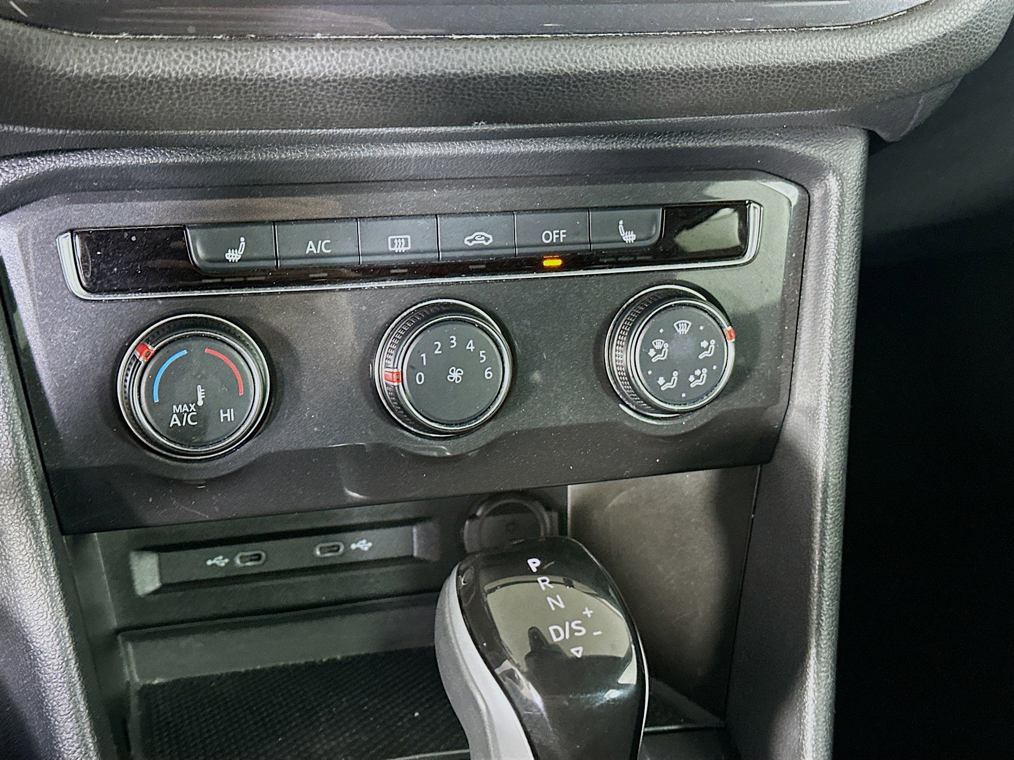 Used 2024 Volkswagen Tiguan S image 23