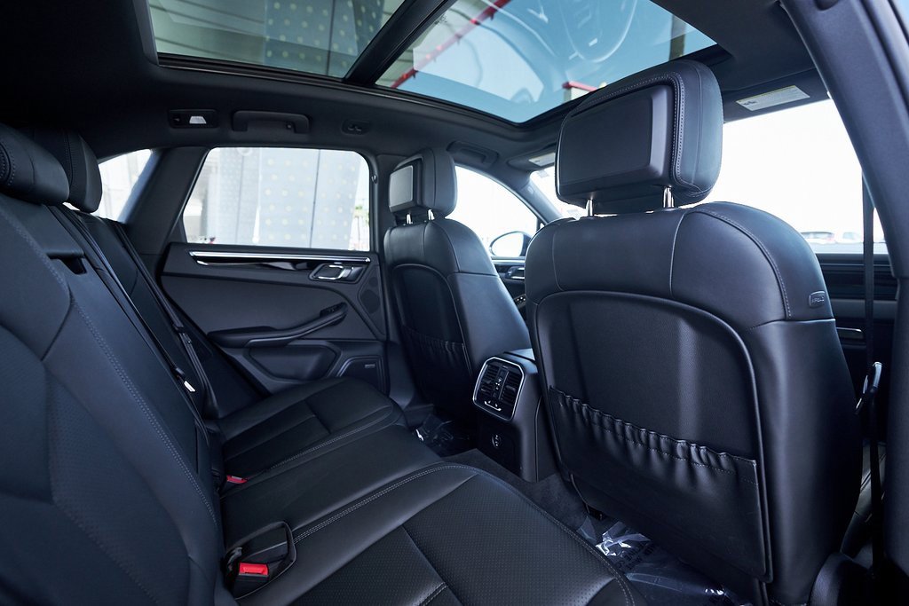 Used 2024 Porsche Macan image 27