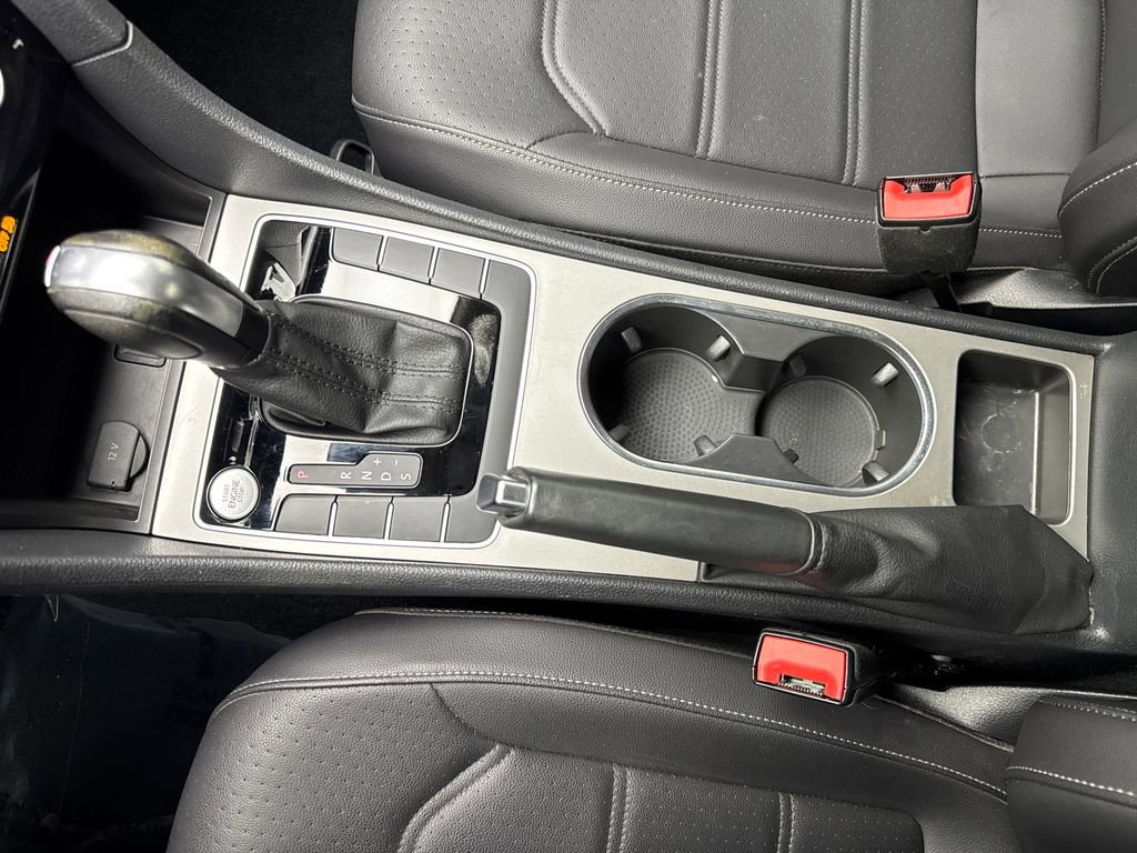 Used 2022 Volkswagen Passat 2.0T SE FWD image 63