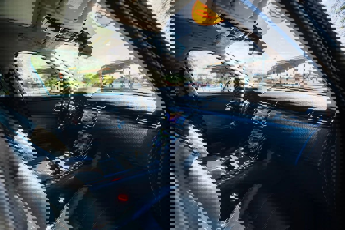 Used 2019 Land Rover Range Rover Velar S image 15