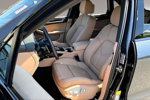 Used 2026 Porsche Macan AWD/4WD image 20