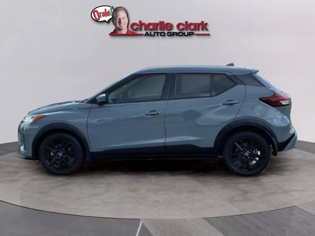 Certified 2023 Nissan Kicks SV FWD image 2
