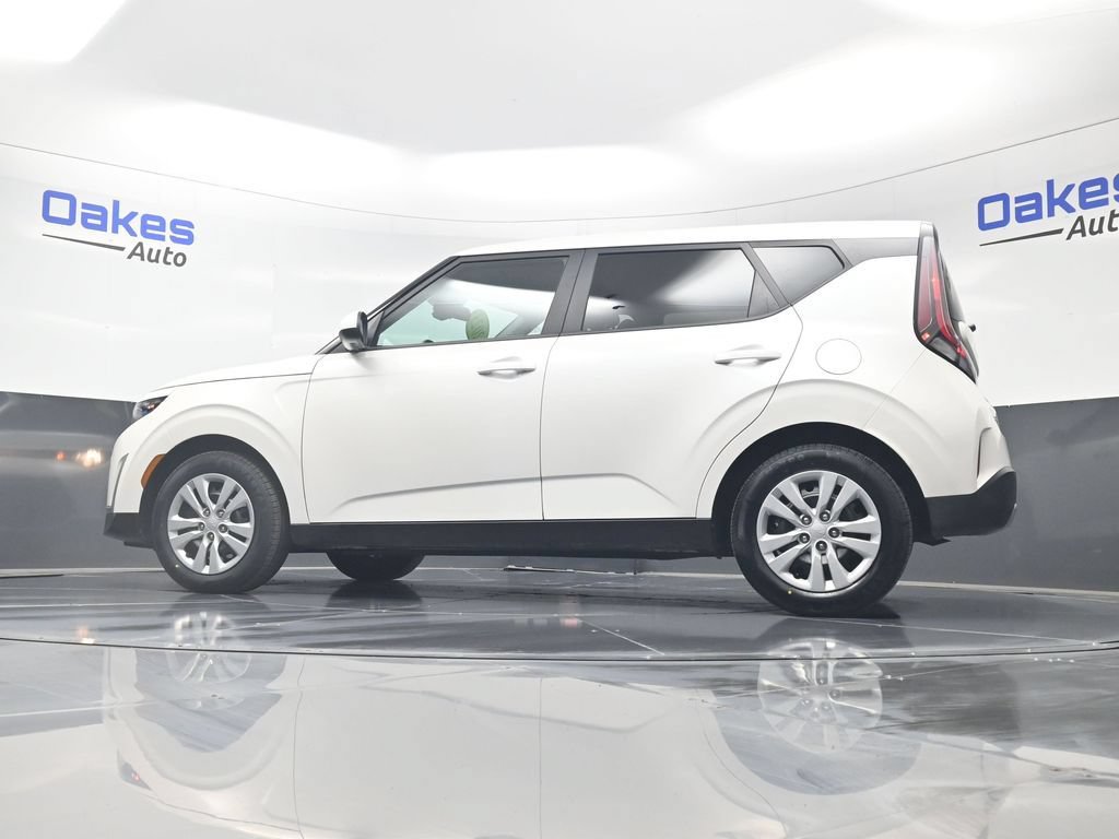 Used 2023 Kia Soul LX FWD image 36