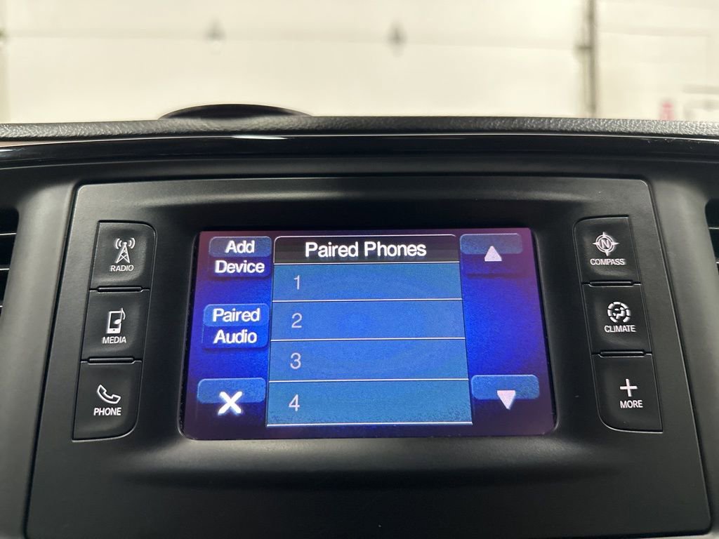 Used 2017 Chrysler Pacifica Touring-L image 32