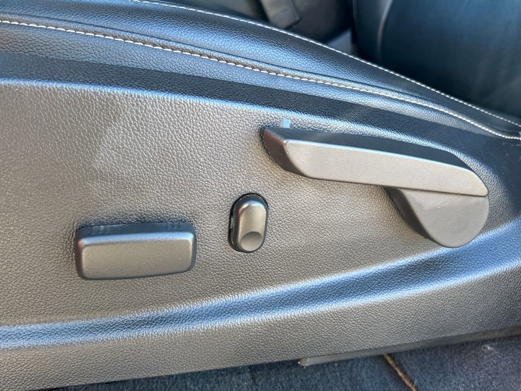 Used 2019 Chevrolet Colorado ZR2 w/ ZR2 Dusk Special Edition image 18