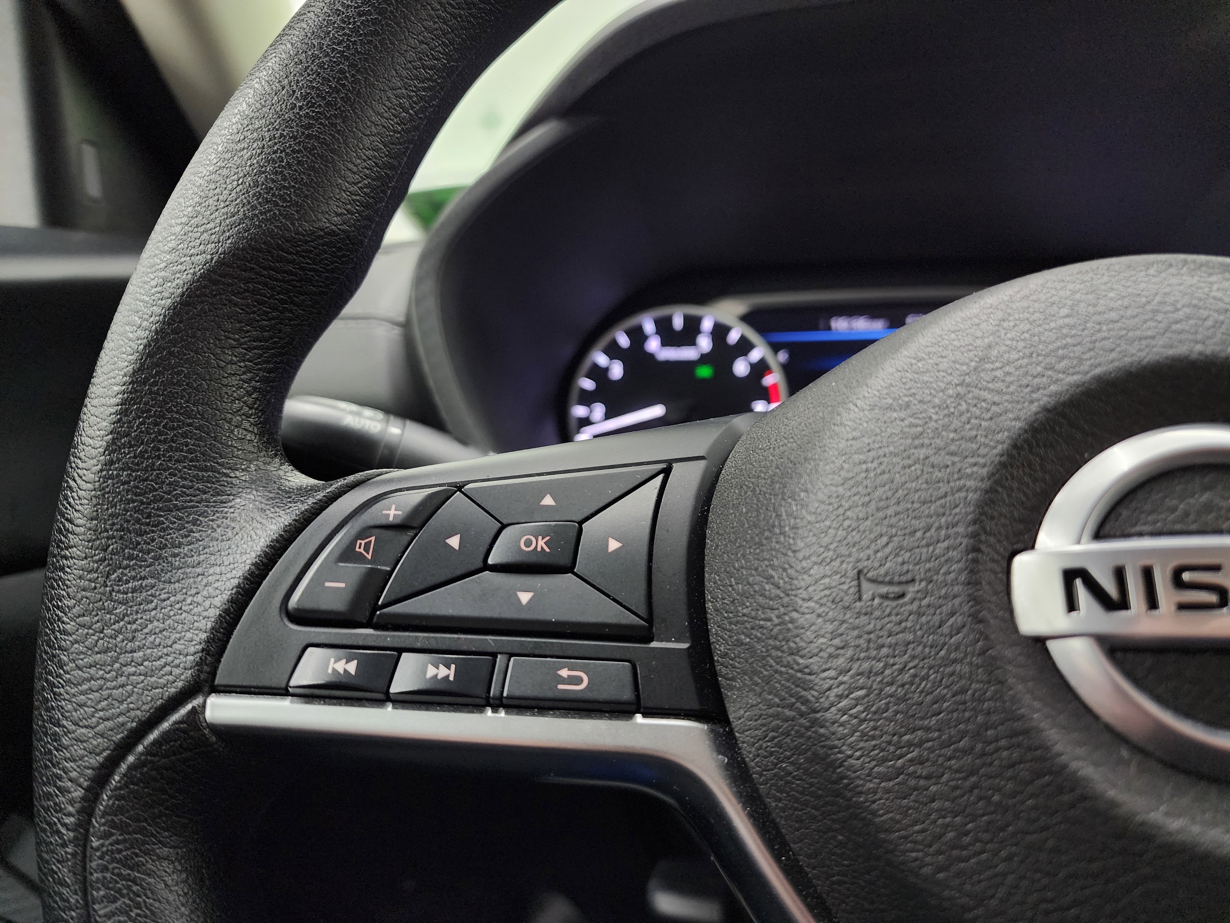 Used 2023 Nissan Sentra SV image 16