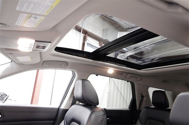 Used 2023 Nissan Pathfinder Platinum image 38