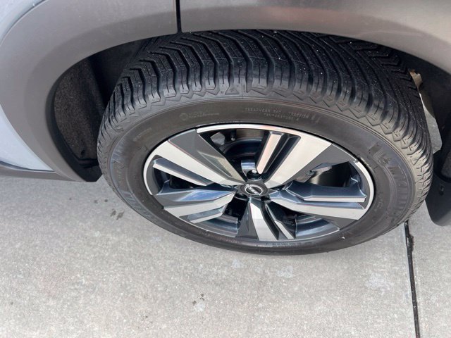 Used 2023 Nissan Rogue Platinum AWD/4WD image 23