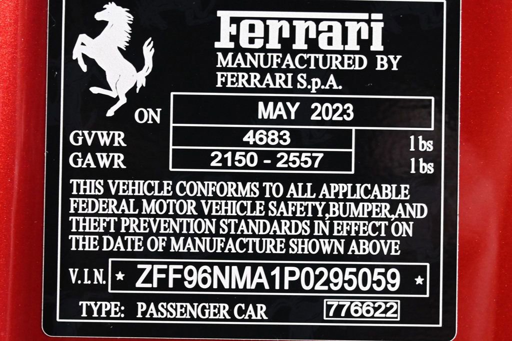 Used 2023 Ferrari SF90 Spider image 38