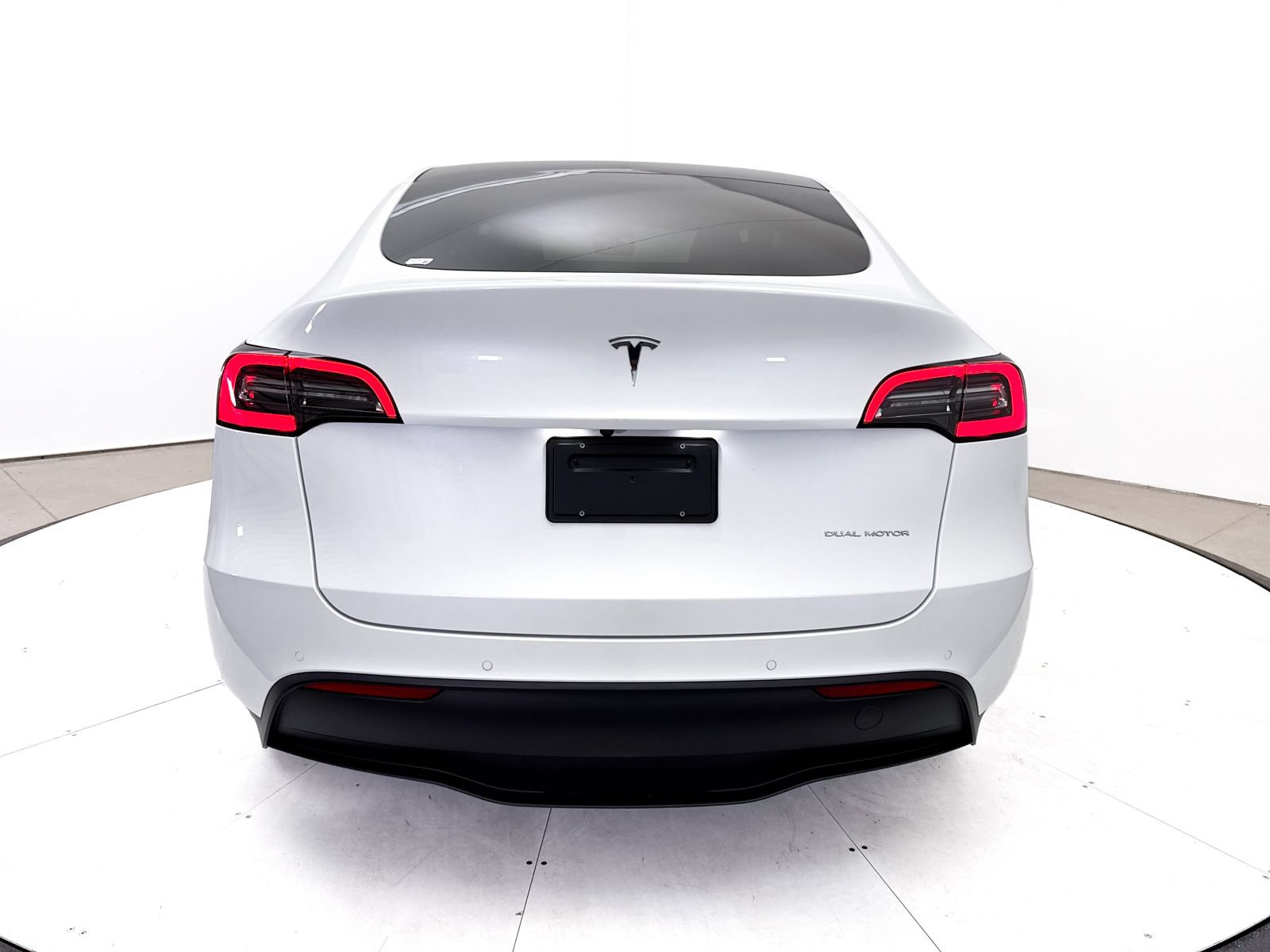 Used 2022 Tesla Model Y Long Range AWD/4WD image 17