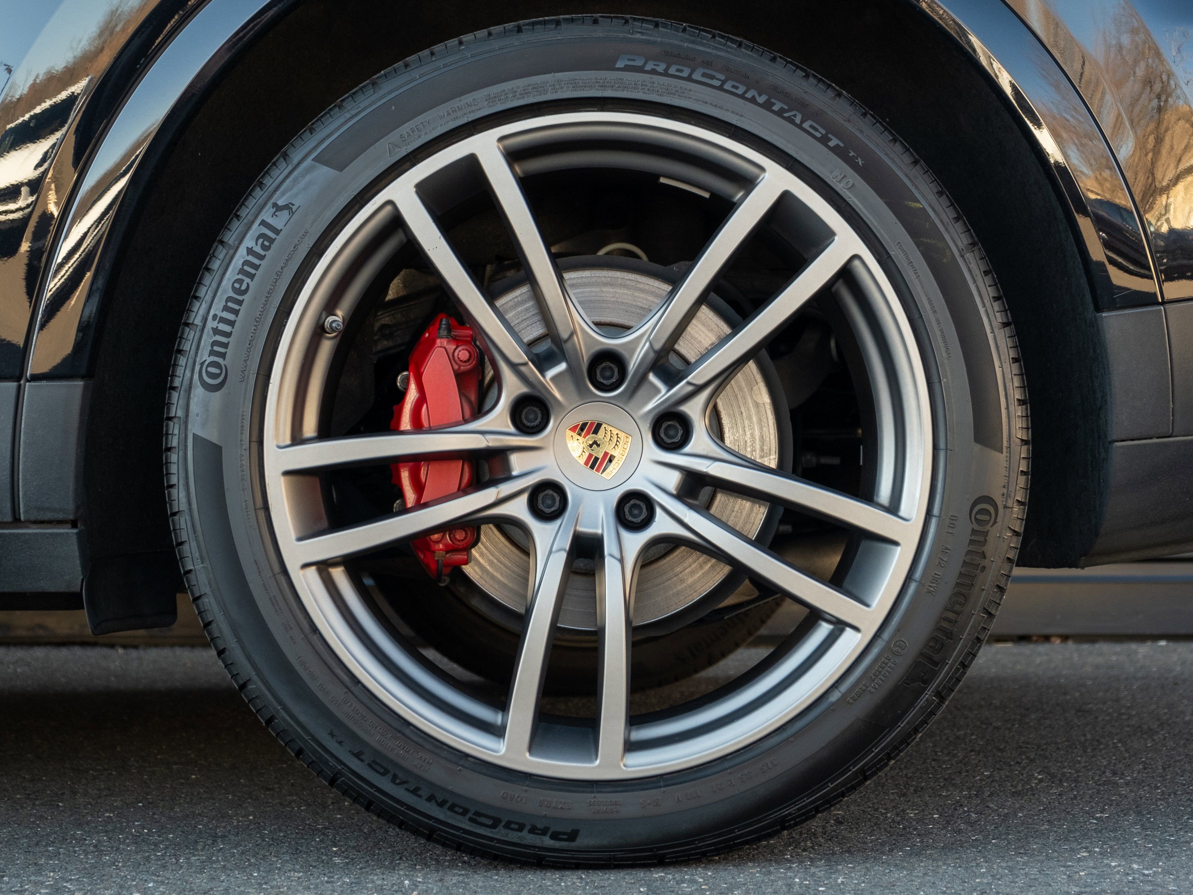 Certified 2022 Porsche Cayenne S Platinum image 13