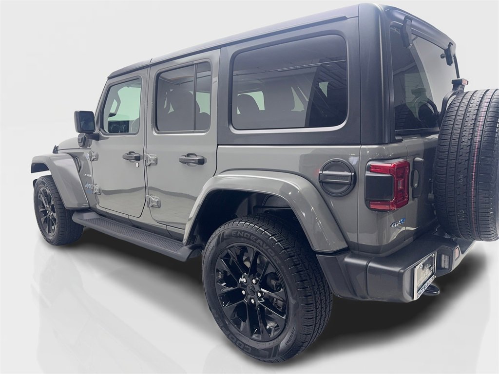 Used 2021 Jeep Wrangler Unlimited Sahara w/ Cold Weather Group image 14