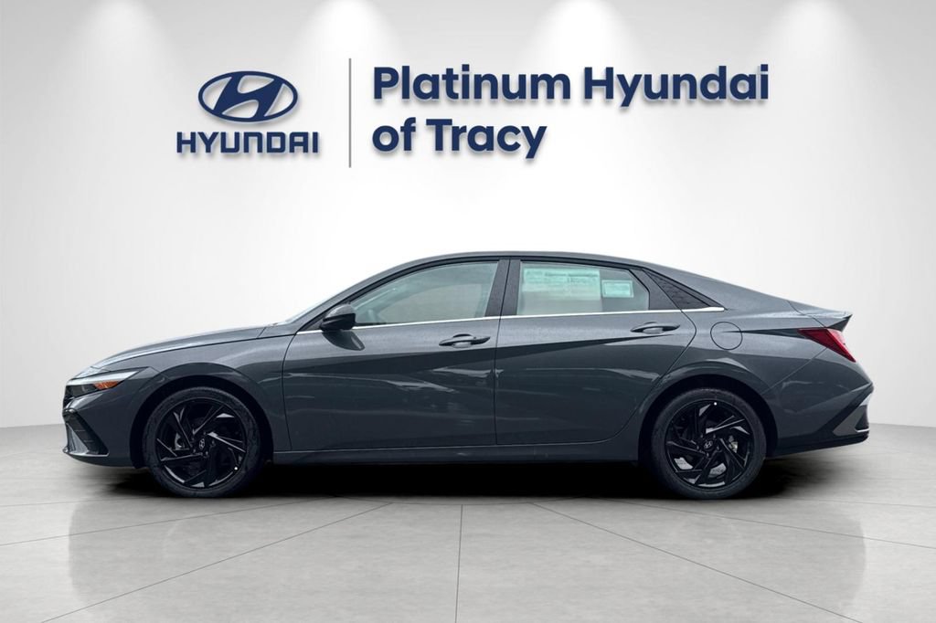 New 2026 Hyundai Elantra SEL Sport Premium FWD image 7