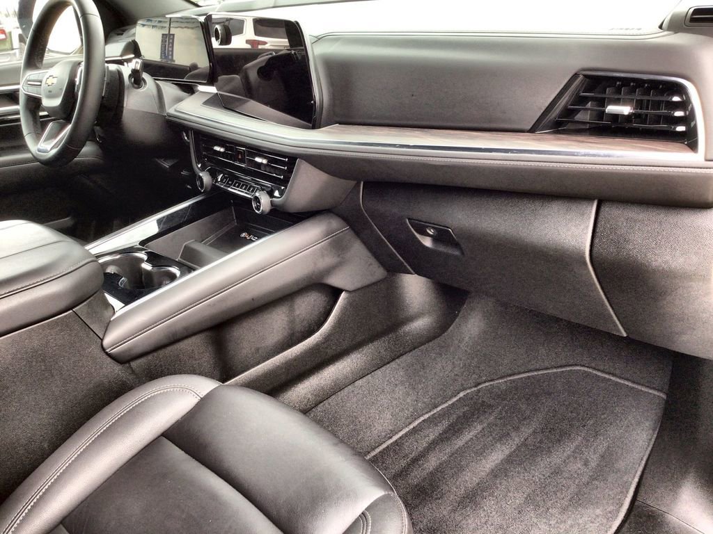 Used 2025 Chevrolet Tahoe LT image 30