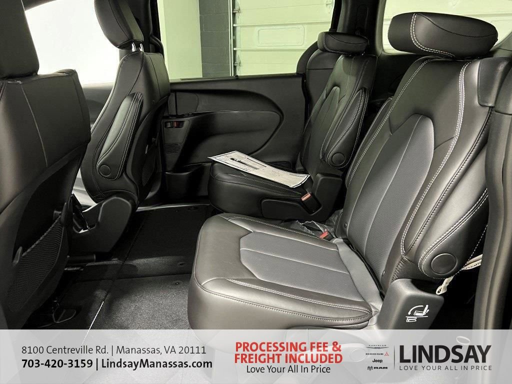 New 2026 Chrysler Voyager LX image 25