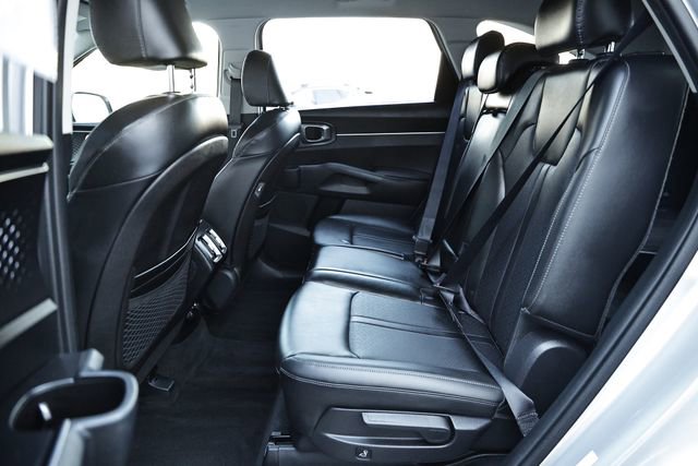 Used 2022 Kia Sorento S image 25
