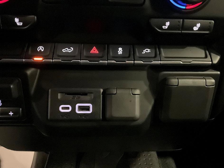 Used 2020 Chevrolet Silverado 1500 LT w/ All-Star Edition image 24