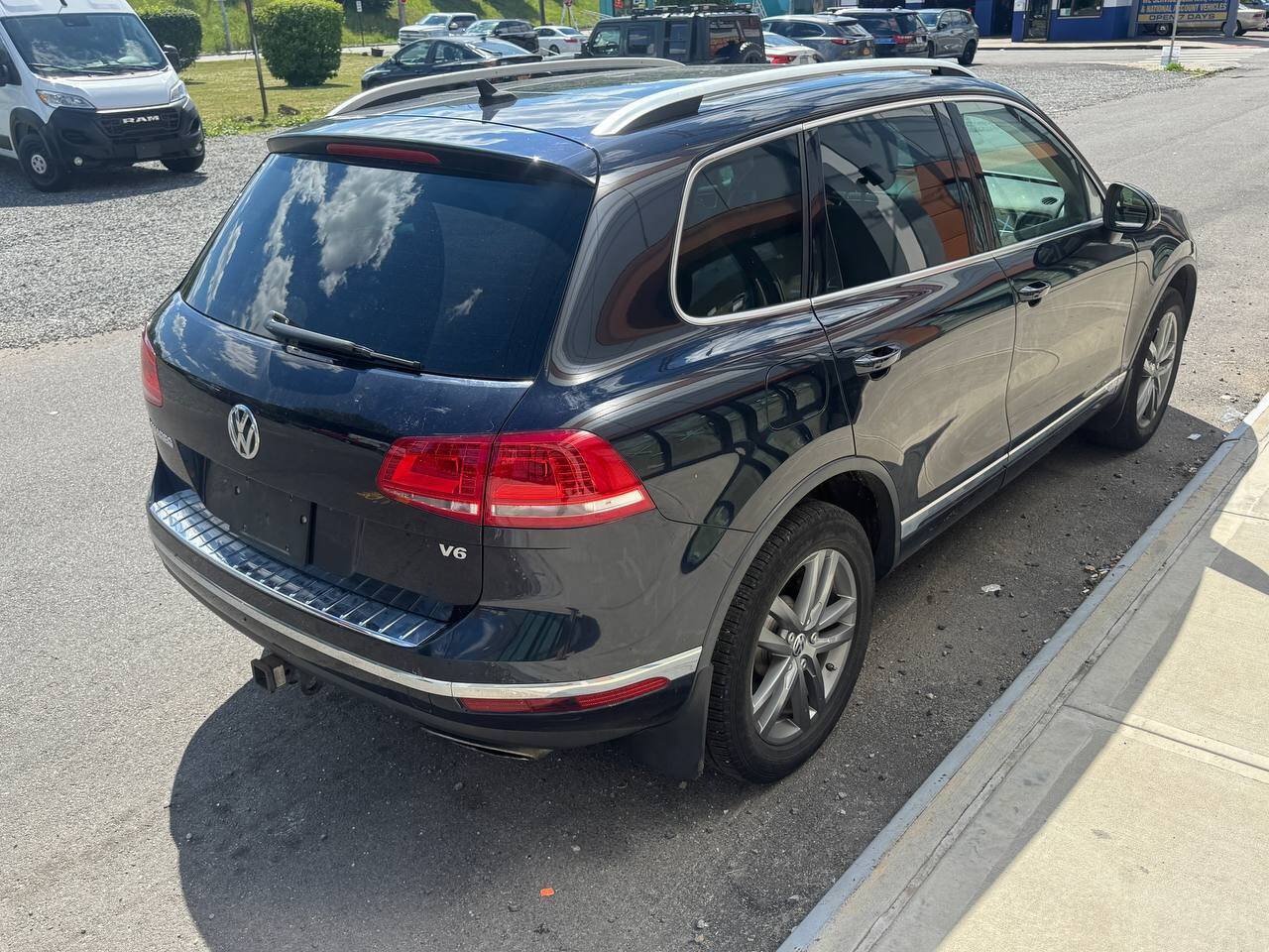Used 2015 Volkswagen Touareg VR6 AWD/4WD image 3