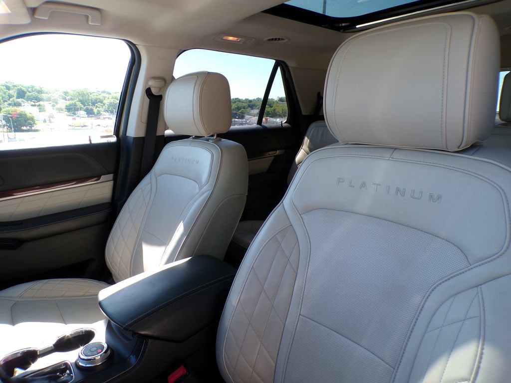 Used 2018 Ford Explorer Platinum AWD/4WD image 10