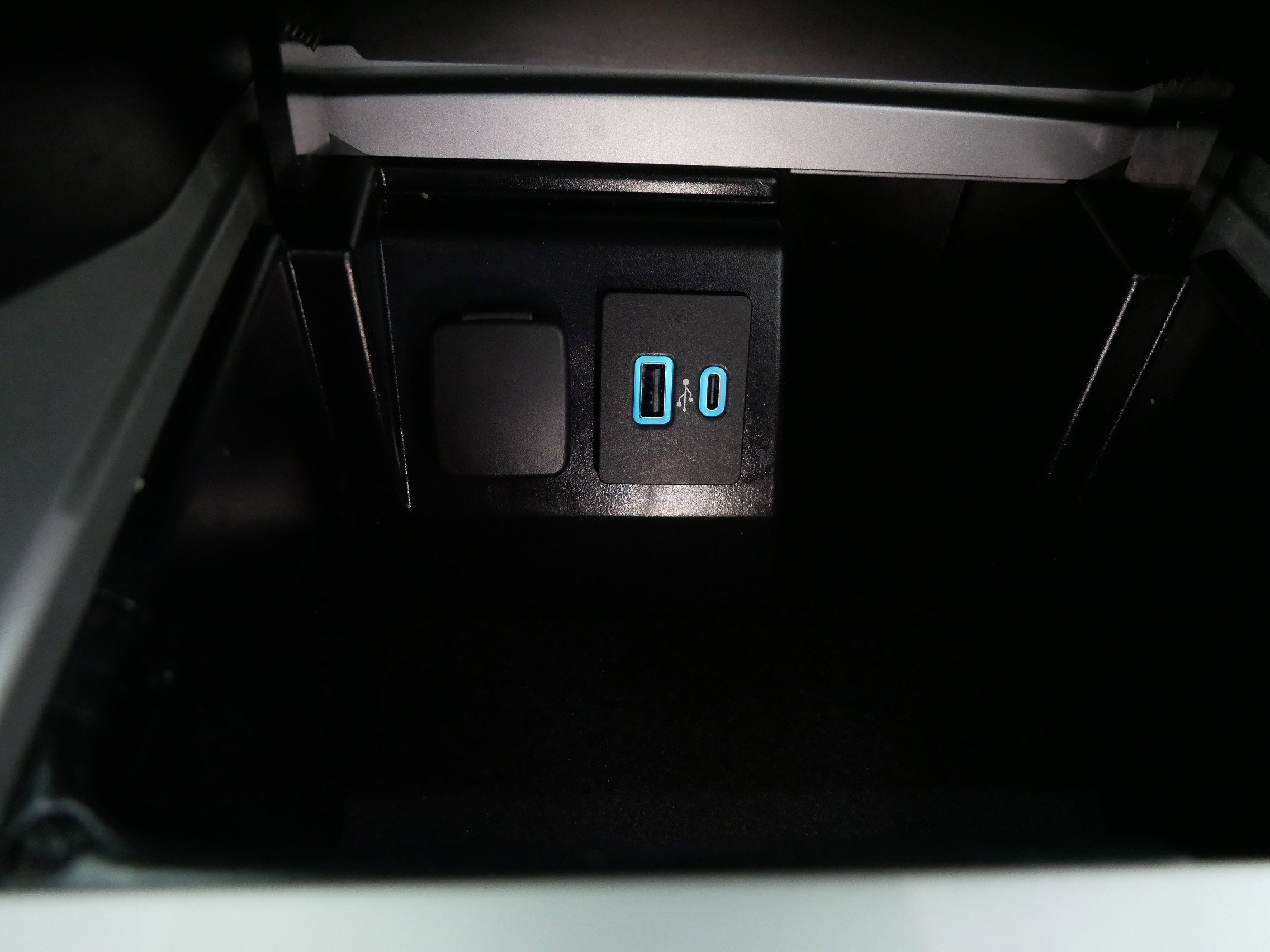 Used 2023 Ford Explorer XLT w/ Equipment Group 202A image 29