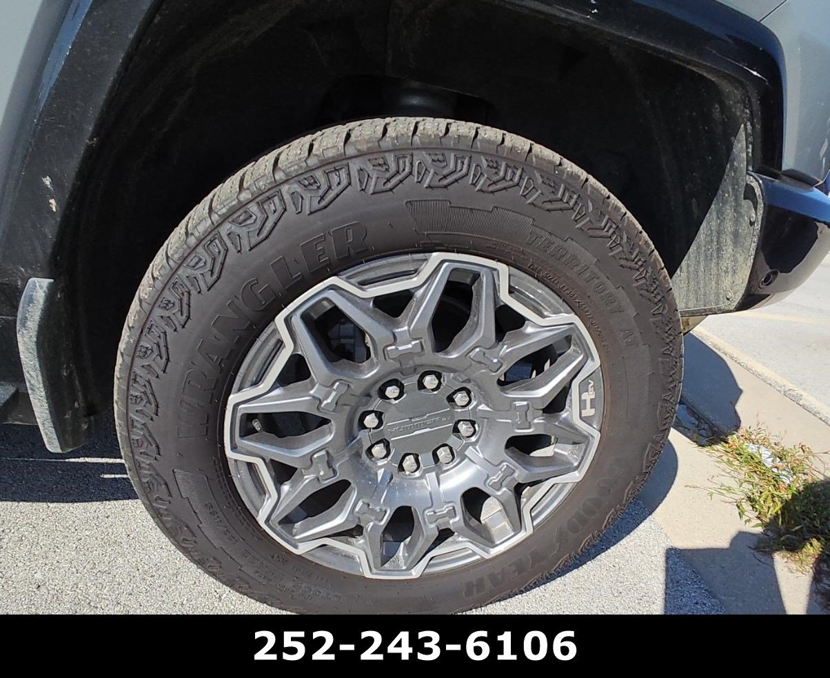 Used 2025 GMC Hummer EV 3X AWD/4WD image 18