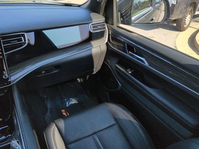 Certified 2022 Jeep Wagoneer Series III w/ Premium Group I AWD/4WD image 21