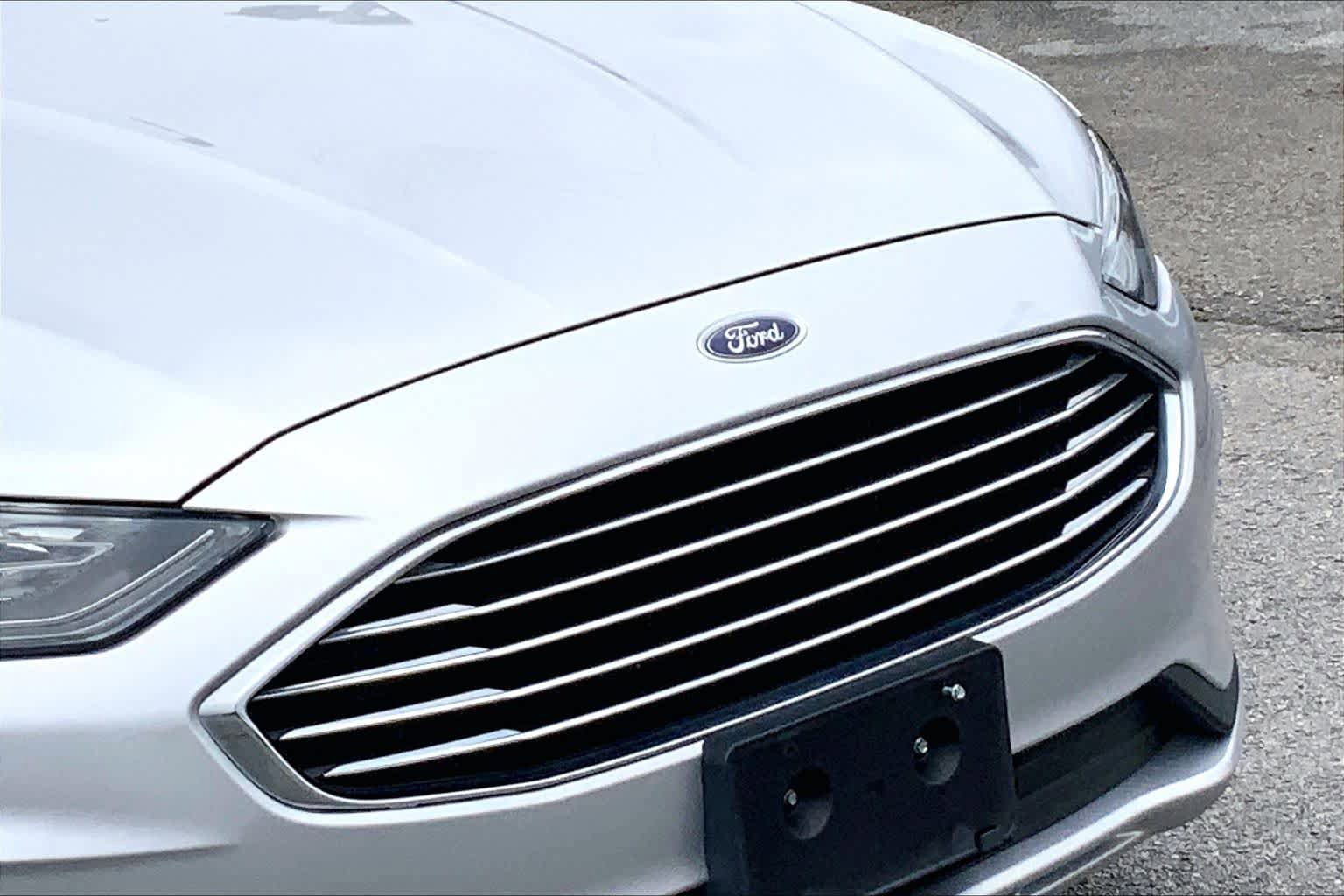 Used 2019 Ford Fusion SE image 26
