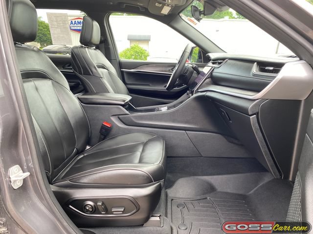 Certified 2025 Jeep Grand Cherokee L Limited w/ Black Appearance Package AWD/4WD image 6