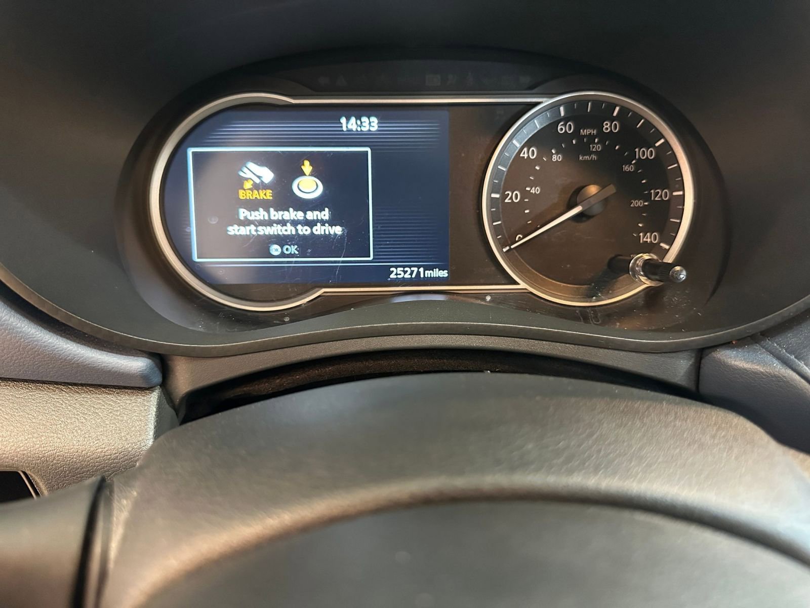 Used 2025 Nissan Versa SV image 39