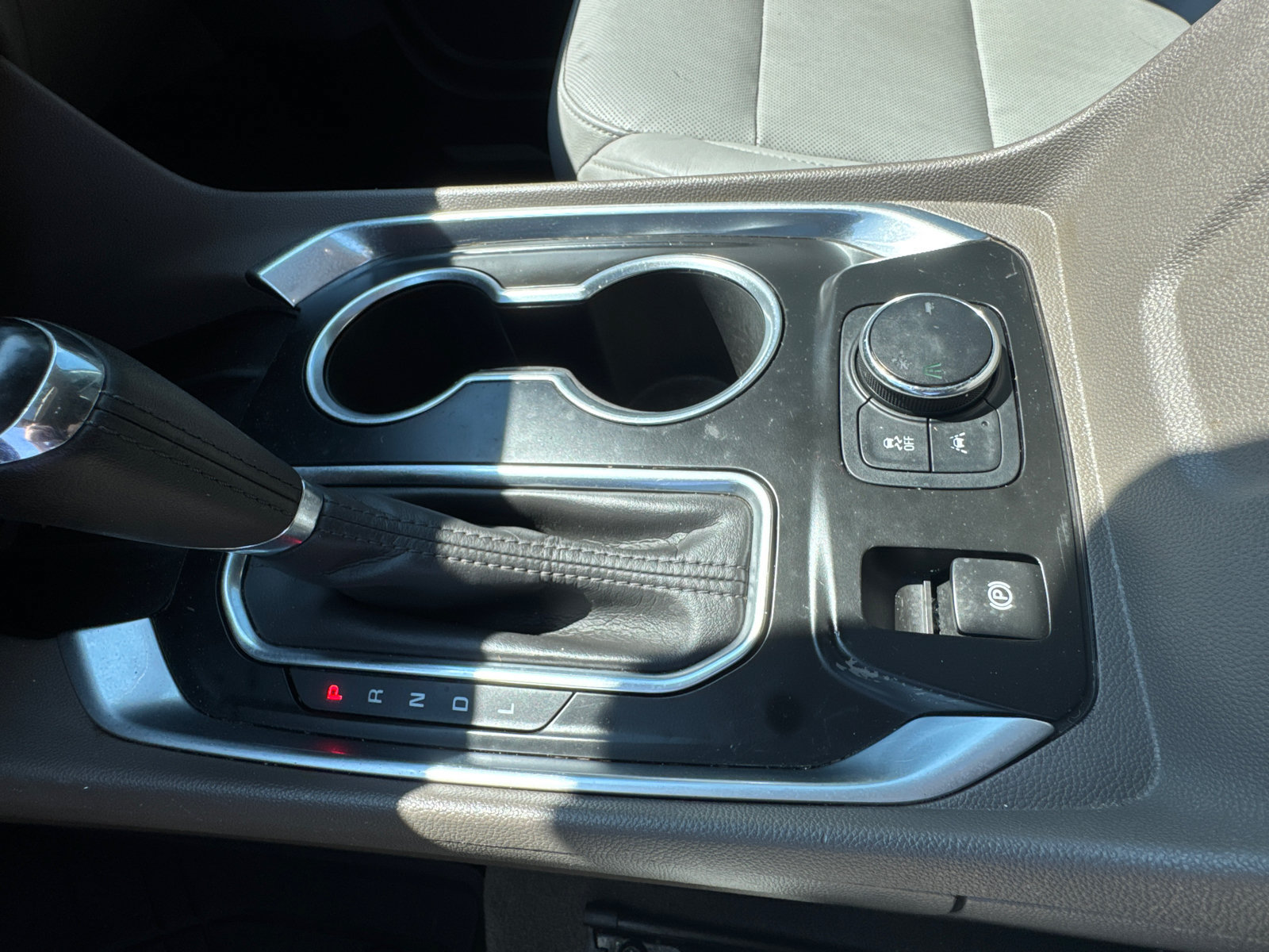 Used 2020 Chevrolet Traverse Premier FWD image 33
