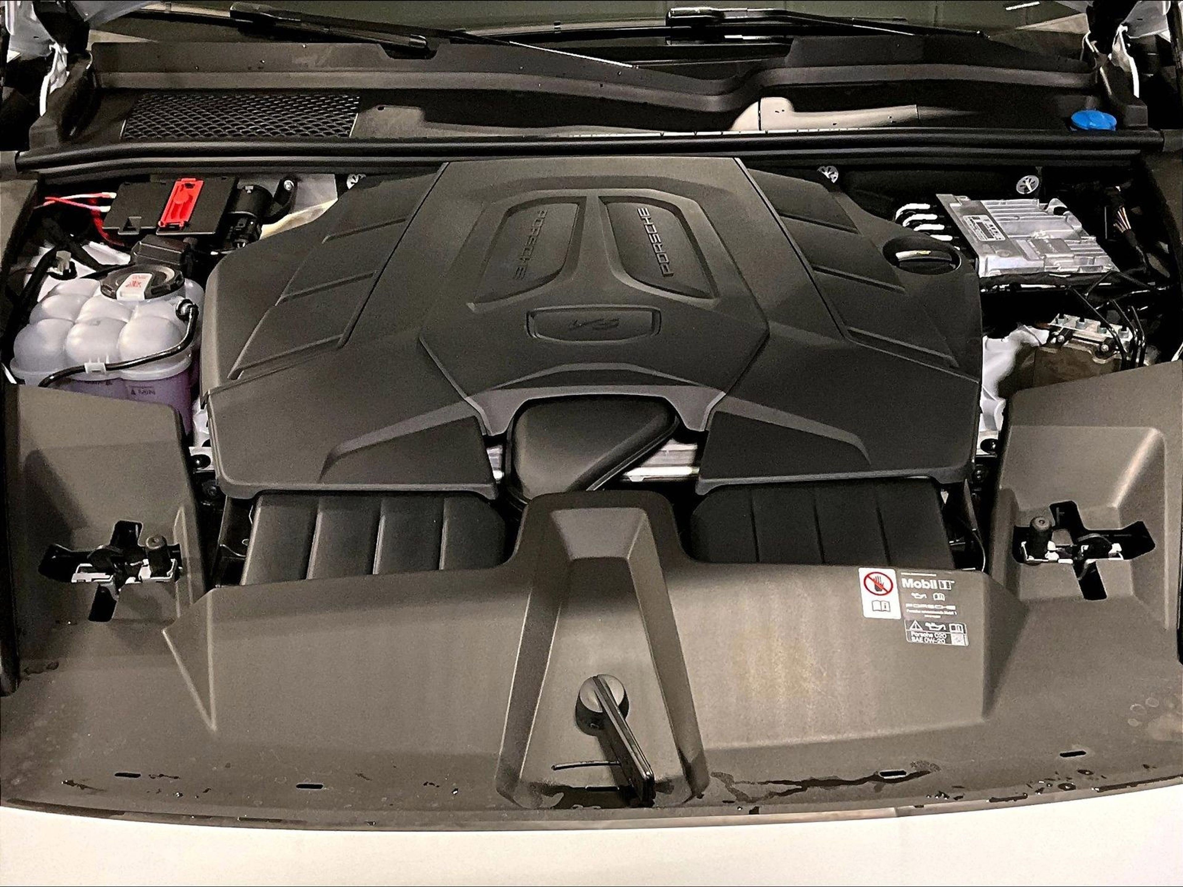New 2026 Porsche Macan S image 12