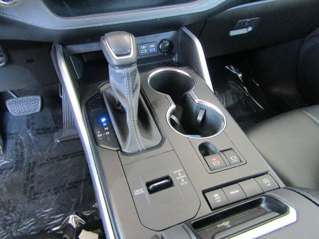 Used 2022 Toyota Highlander XLE FWD image 21