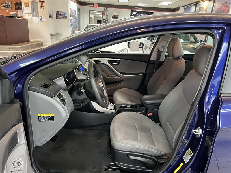 Used 2013 Hyundai Elantra GLS FWD image 10