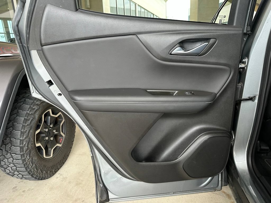 Used 2023 Chevrolet Blazer LT FWD image 28