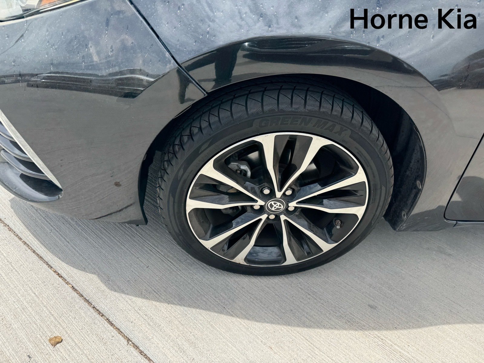 Used 2018 Toyota Corolla SE w/ Carpet Mat Package (TMS) FWD image 8