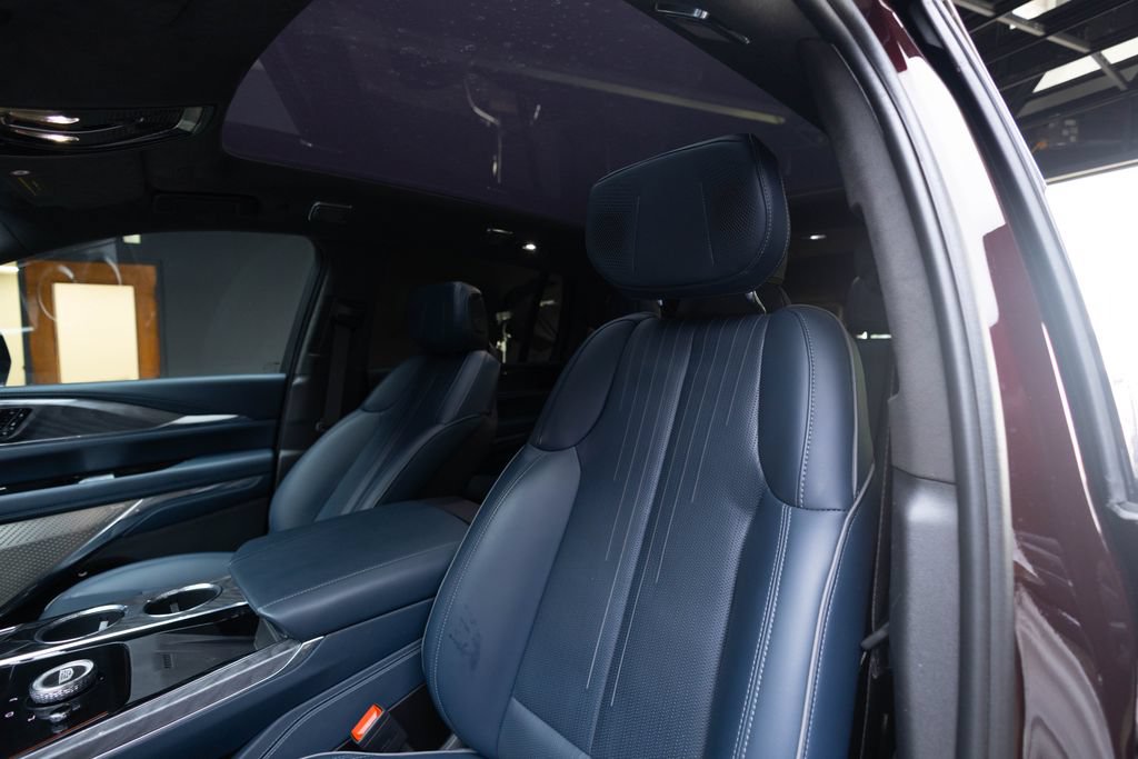 Used 2025 Cadillac Escalade IQ Luxury 2 w/ LPO, Premium Carpet Package AWD/4WD image 38